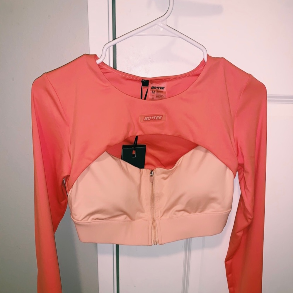 Bo and tee Alive crop top in pink. Size:M